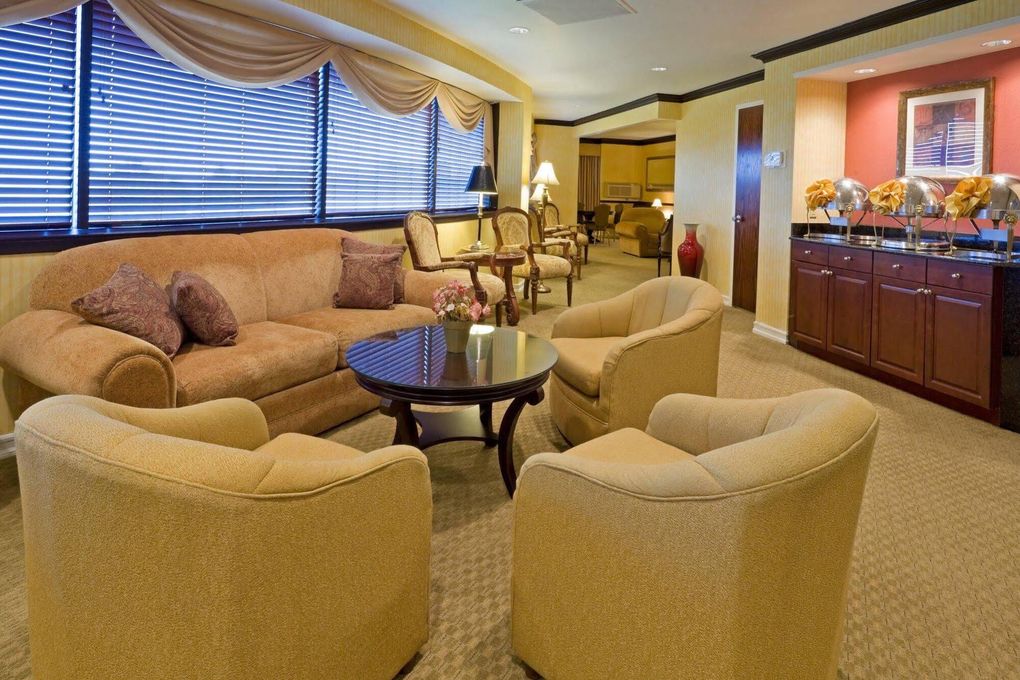 Hotel Crowne Plaza By Ihg Edison