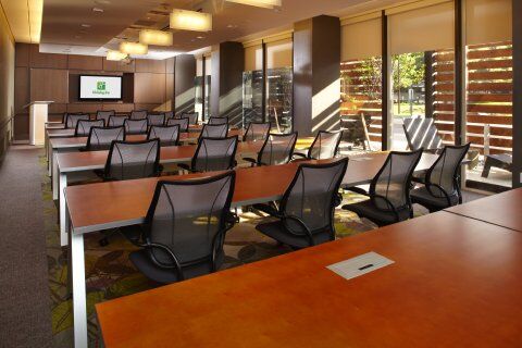 Meadowlands Hotel 3*