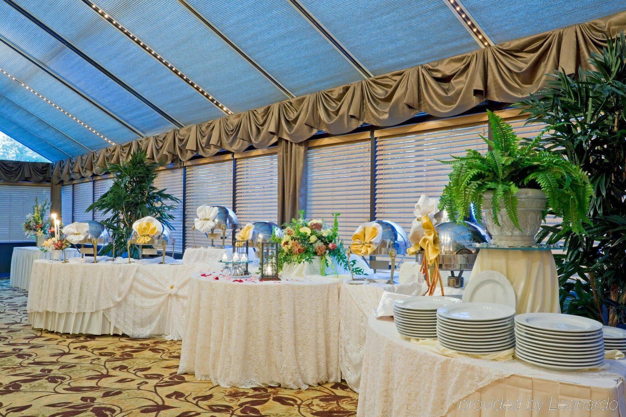 Crowne Plaza By Ihg Hotel Edison