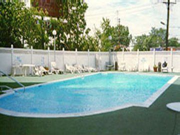 Ramada By Wyndham Hotel North Bergen